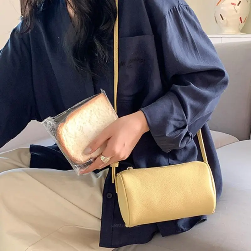 รูปสินค้า กระเป๋าหนัง PU พร้อมสายรัดปรับได้ ใส่ได้ทุกโอกาส