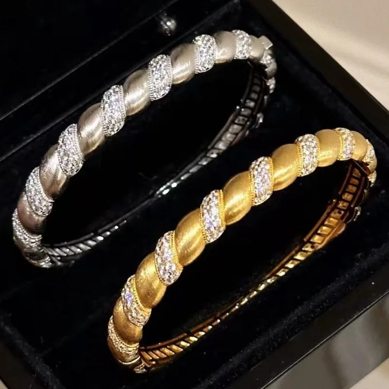 Europe and the United States hot vintage style twist winding brushed bracelet ladies with light luxury stack wear hand jewelry