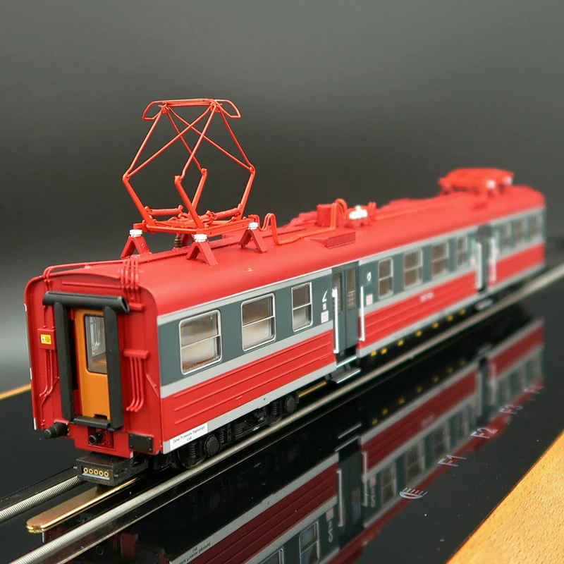 

PIKO Train Model 1:87 HO EN57 Intercity Train Three-section Digital Sound Effect Poland VI 51457 Electric Toy Train