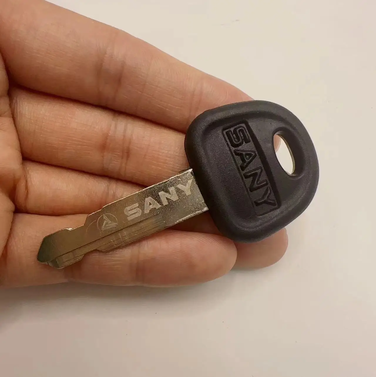 Ignition Start Key 1PC Ignition Start Key For SANY Excavator SY16/35/55C/60/65/75/135/155/215/235/285/365
