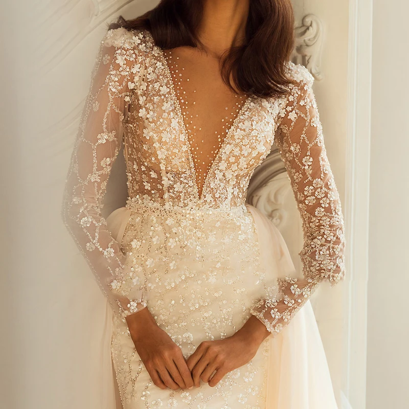 Luxury Detachable 2 In 1 Wedding Dress Embroidered Lace On Net With Train V-neck Sleeveless Vintage Bride Gowns Vestido De Novia Luxury Detachable 2 In 1 Wedding Dress Embroidered Lace On Net With Train V-neck Sleeveless Vintage Bride Gowns Vestido De Novia