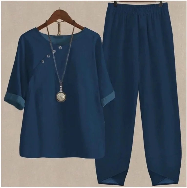 Women's casual printed two-piece set with O-neck pullover top and matching long pants for summer holidays and everyday wear. black