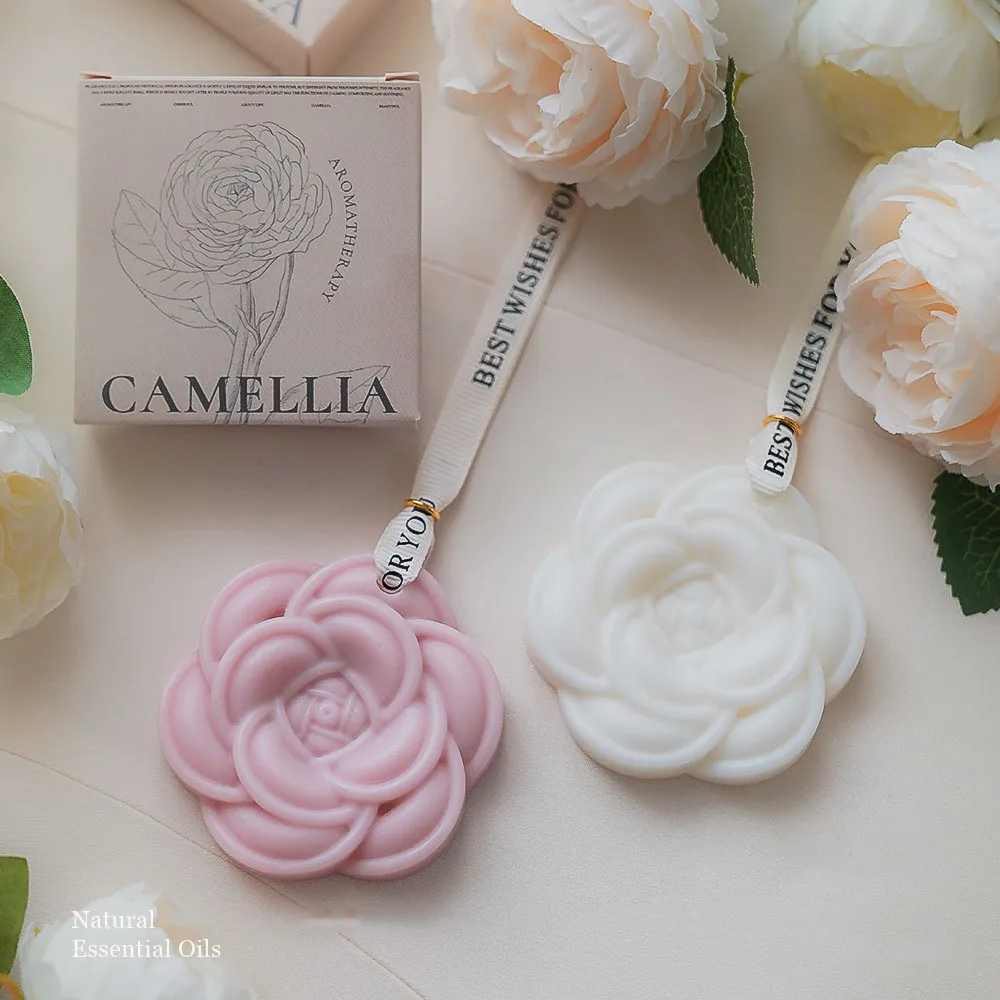 

Beautiful White Flower Hanging Air Freshener Perfume, Lasting Solid Fragrance, Aromatherapy Wax Piece, Wedding Gifts