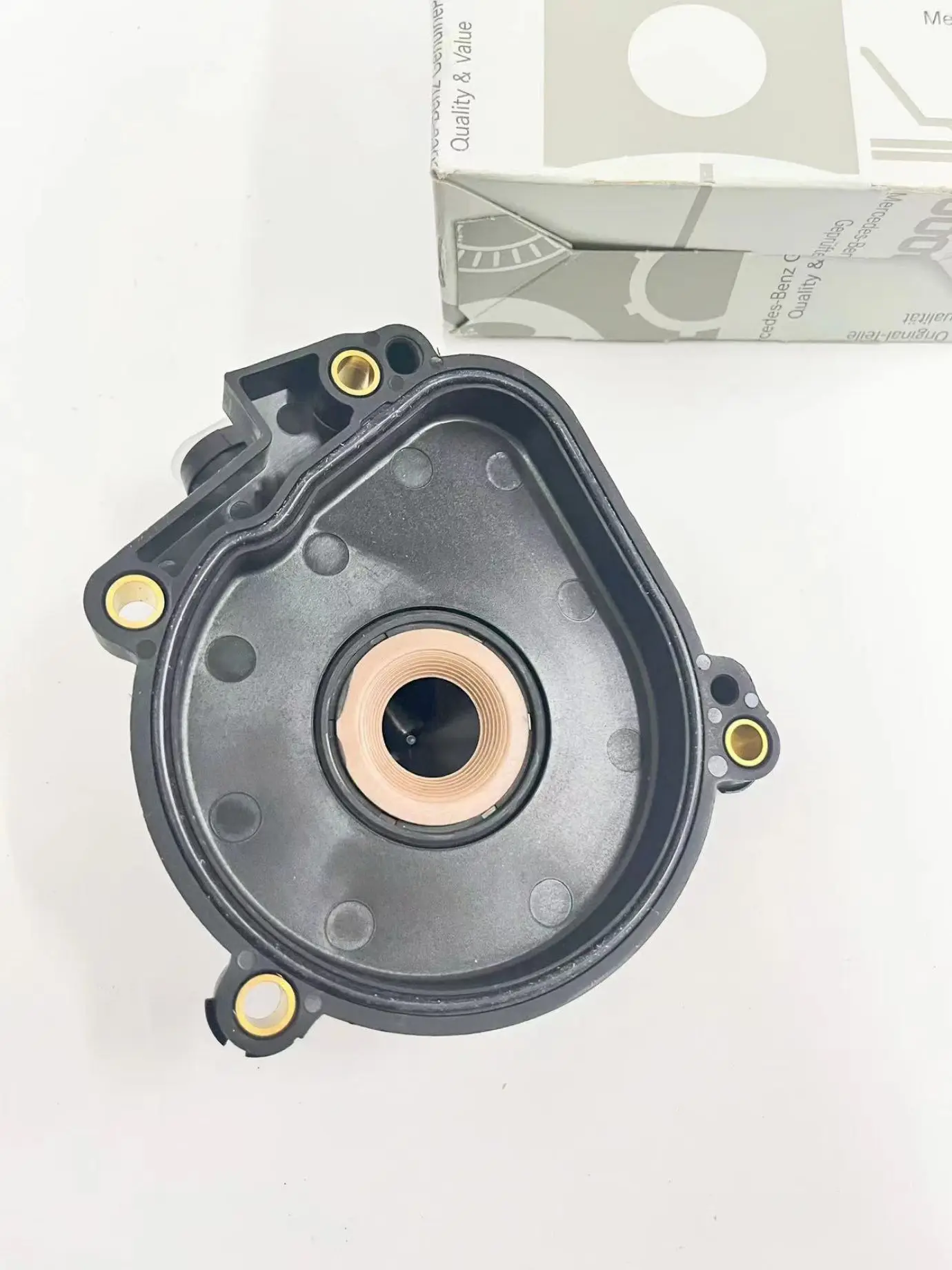 2720100631 2720100431 is suitable for the ventilation housing cover of Mercedes-Benz C230 C280 C300 C350 cl 550 M272 engine.