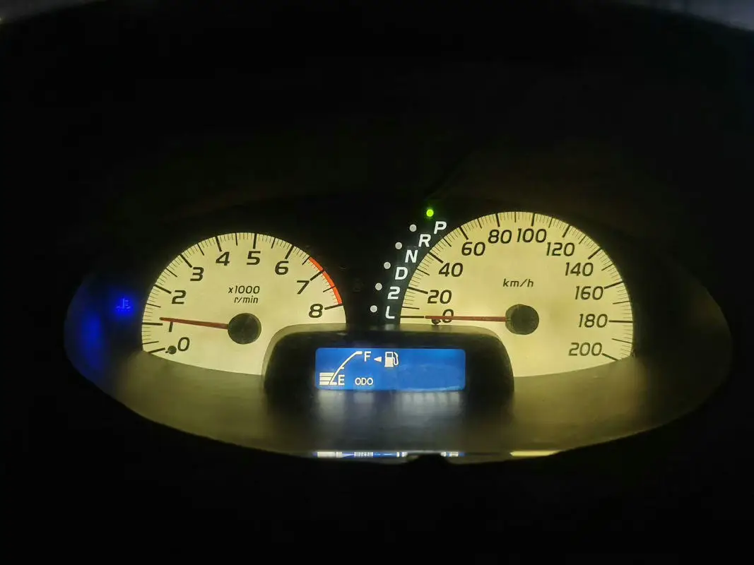 VIOS 2002-2006 대시보드 속도계 오일 및 수온계 83800-0D700에 적용 가능