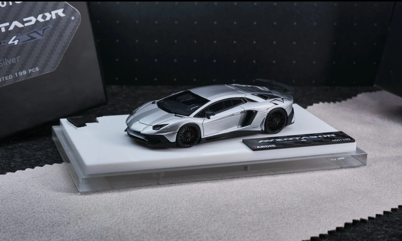 Tardis 1/64 ランボルギーニ　アヴェンタドールsv シルバー Tardis 1:64 AVENTADOR LP750-4SV Diecast Model Car Resin