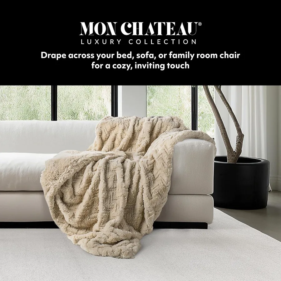 Premium Reversible Queen Size Luxury Faux Fur Throw for Couch Sofa or Queen Size Bed Plush Cozy Soft Blanket Ideal for Sleeping