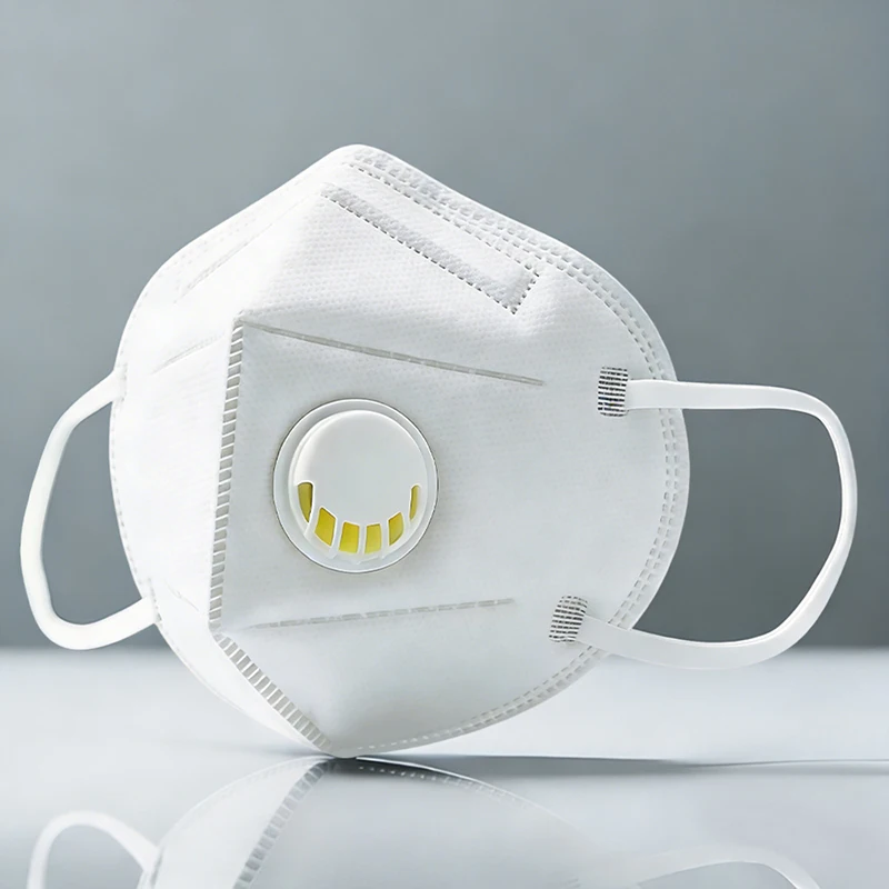 Paquet de 50 masques FFP3, modèle avec élastiques et barrette nasale, idéal pour usage professionnel.