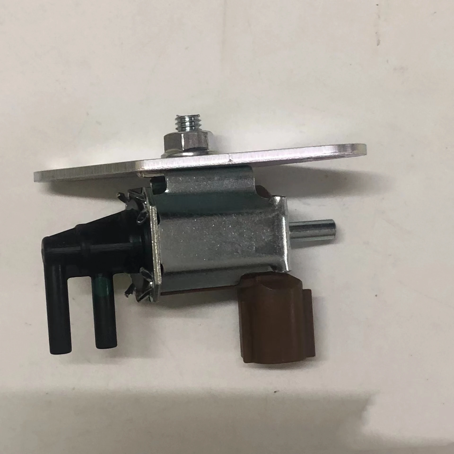 MR204853 K5T48272 Emission Solenoid Valve for Mitsubishi Paiero Montero Outlander Lancer L200 Triton