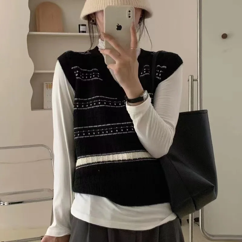 

Gentle Dating Knit Vest Hong Kong Classic Striped Knit Vest Tide College Loose Thin Sweater Female Undershirt Pullover Shirt