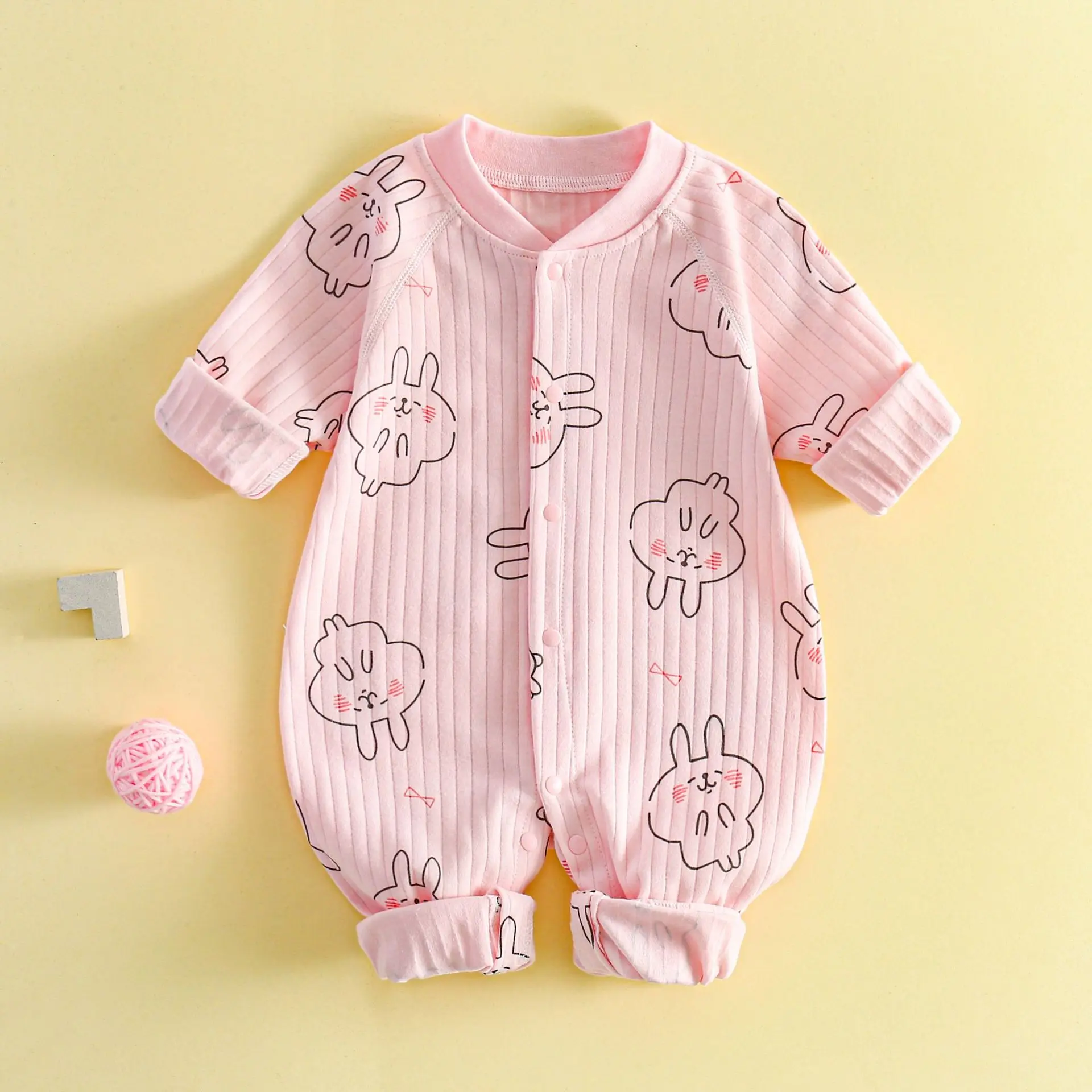 Рисунок 3 - Комбинезоны для новорожденных от