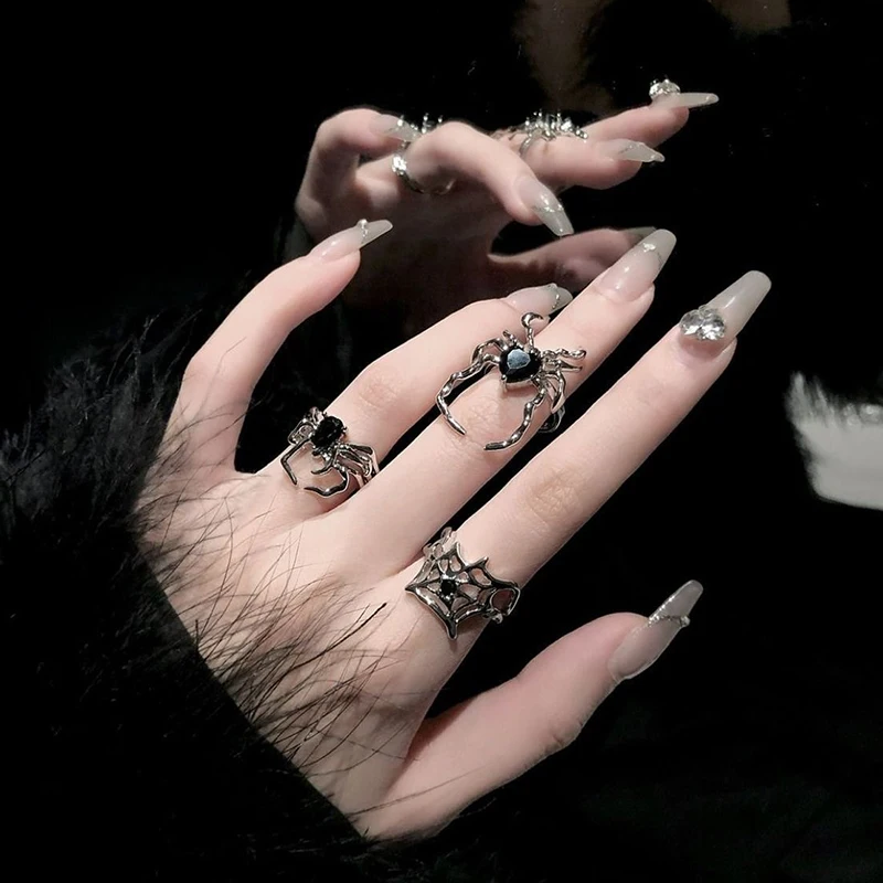 Electroplating Black Heart Spider Web Opening Finger Rings