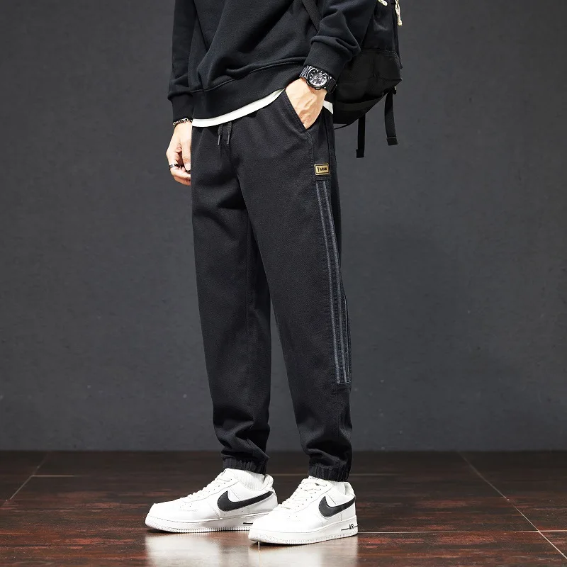 2023 The New Korean Version of Imitation Jeans Men's Fashion Brand Three Bar Design Harlan Pants Go with Loose Pants Jeans Print