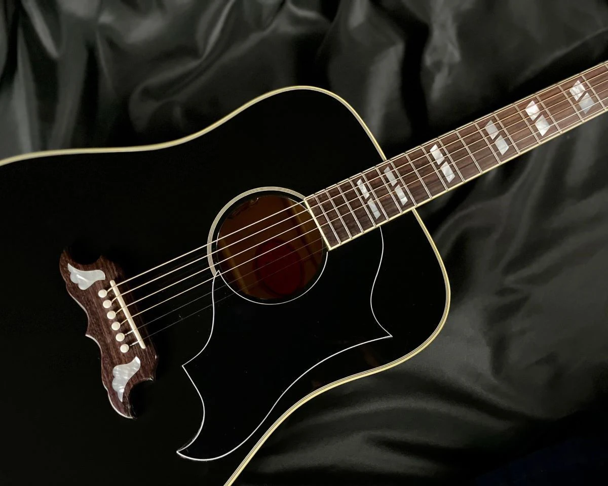 Dove Ebony Acoustic Guitar as same of the pictures