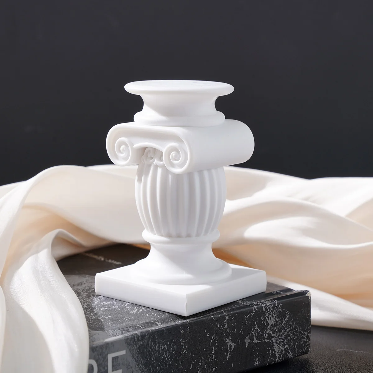 1PC, white drum-shaped Roman column sculpture handicraft, European-style candle decorated base, festival decorative candlestick