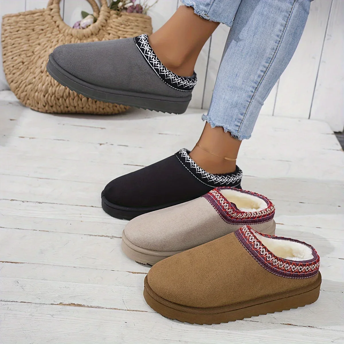 Feslishoet Winter Woman Slippers Plush Interior Anti Slip Sole Thick Bottom Embroider Fashion Warm Slippers Use Indoor Outdoor