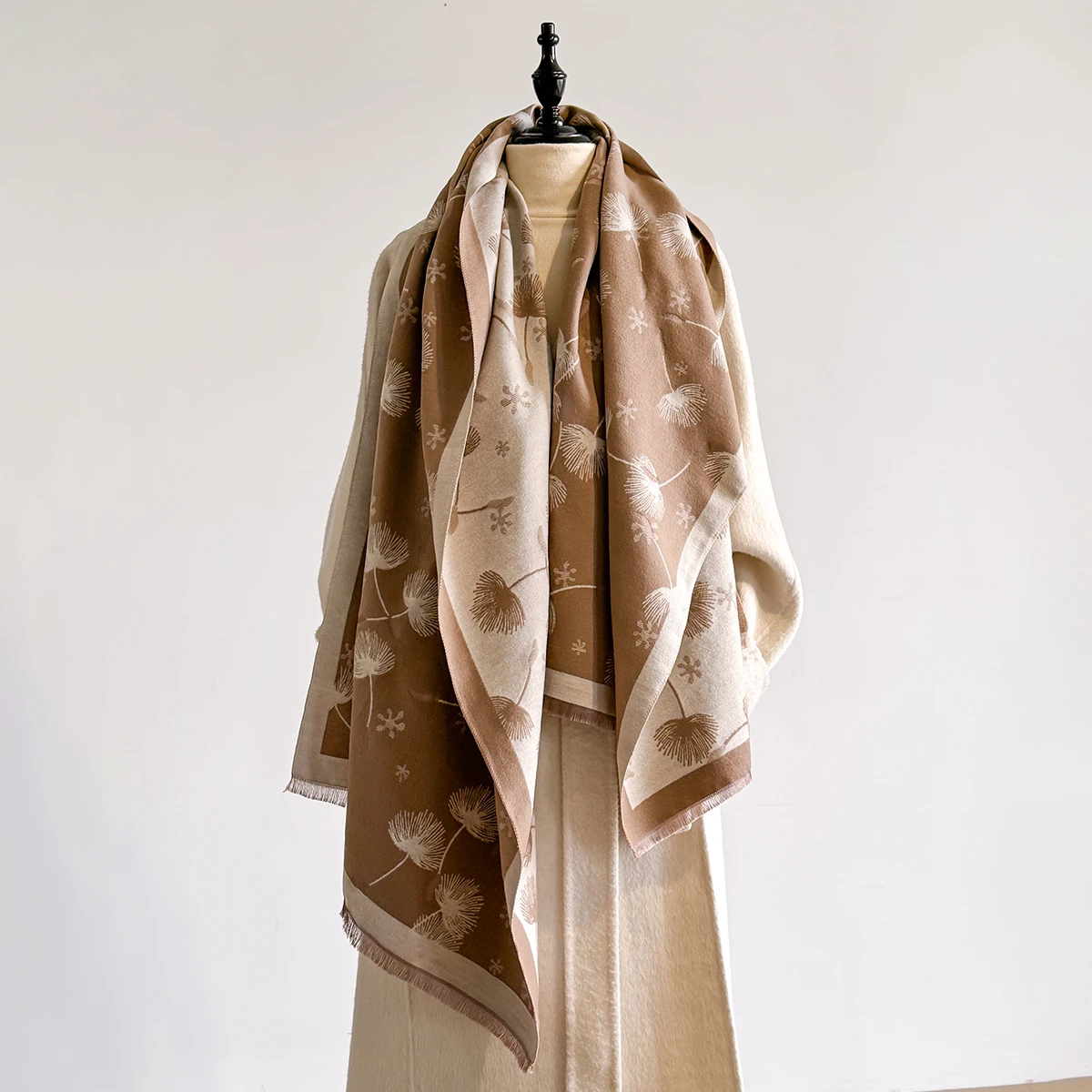 New 2025 Women Fashion Brand Leaf Print Scarf Luxury Autumn Winter Warm Shawls Scarves Pashmina Mujer Femme Foulard Bufanda