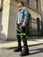 Jean vintage délavé et déchiré pour homme, avec sangle décorative amovible, fermeture éclair latérale, style streetwear Y2K, pantalon tactique hip-hop en denim. 4