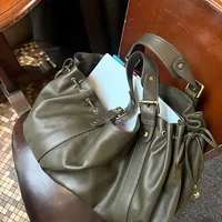 Sac à main à bandoulière Simple pour femmes, sac Boston élégant et polyvalent, sac de travail intérieur en Polyester doux 4