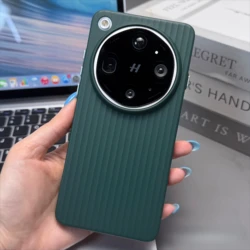 Enhanced Magnetic Anti - Drop Wave Pattern Phone Cover with Hard PC Shell Bumper - OPPO Find X9 Ultra (Magnetic green)