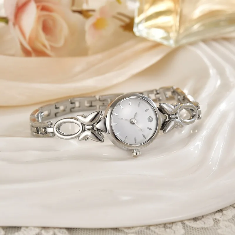 Women Butterfly Bracelet Watches Luxury Exquisite Rhinestone Quartz Watch for Ladies Wristwatch Simple Clock Gift