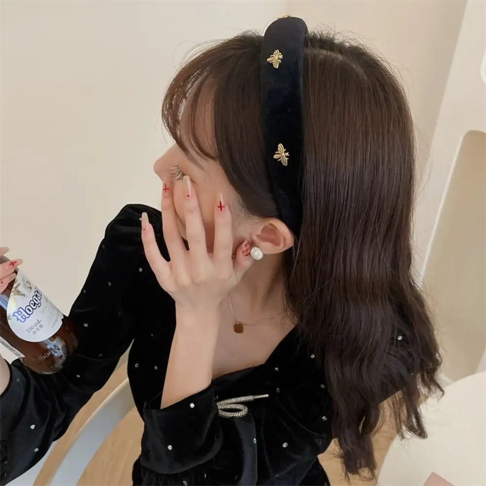 

Bee Retro Hair Hoop Temperament Korean Style Hair Accessories Wide Brim Hair Hoop Hairbands Velvet French Headband Headwear