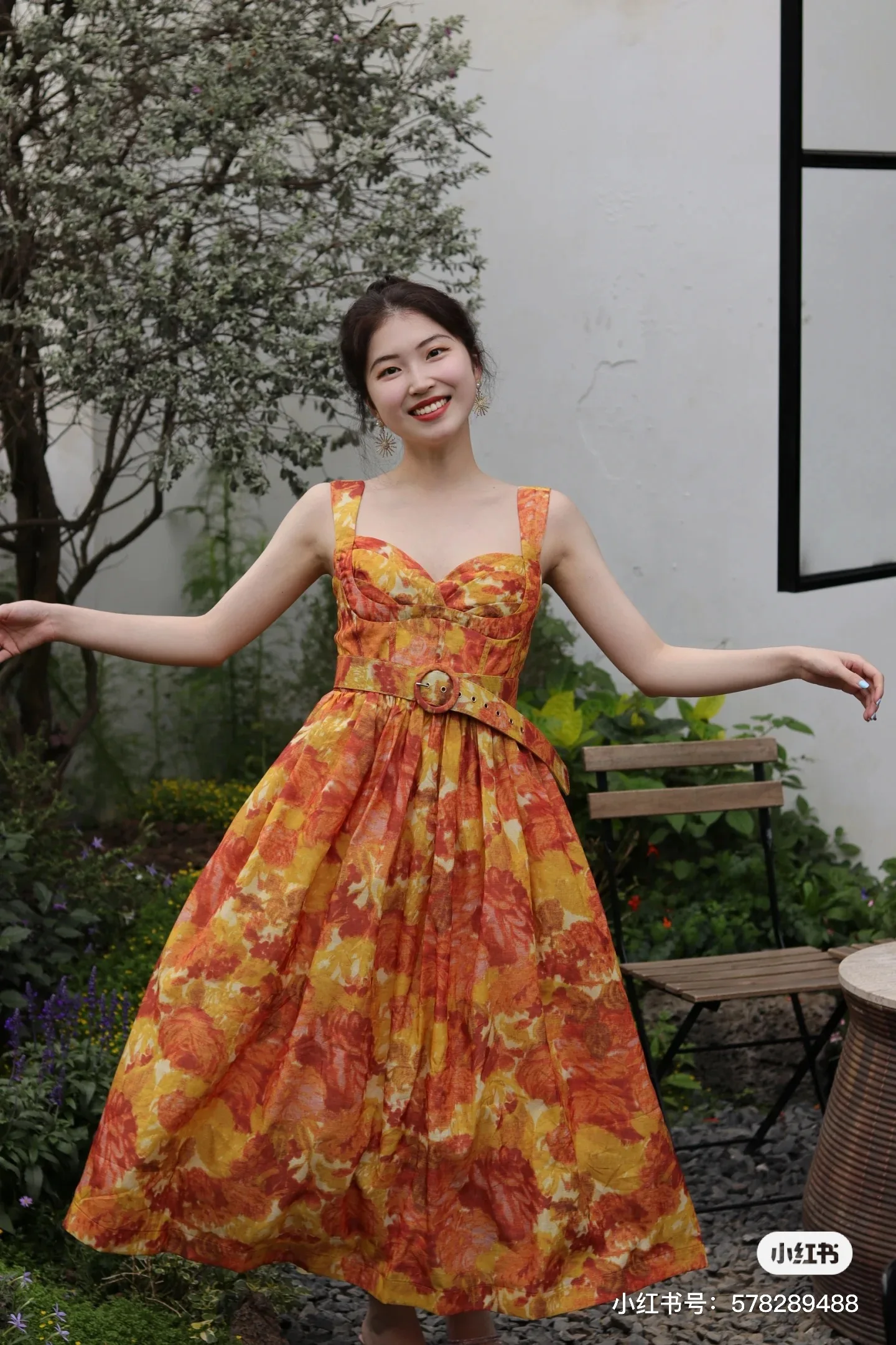 

Summer 2024 new orange halo-dyed floral halter halter dress