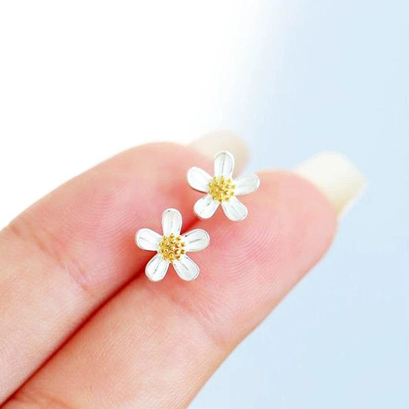 Mini Small White Color Daisy Flower For Women's Simple Temperament Jewelry Circular Christmas Birthday Gift Wedding