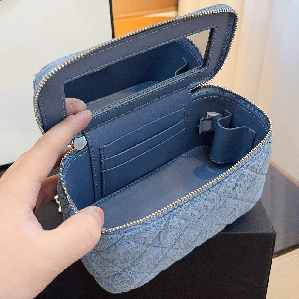 

Женская джинсовая сумка с цепочками, модный дизайнерский брендовый саквояж на плечо для макияжа, роскошный чемоданчик кросс-боди, Дамский тоут