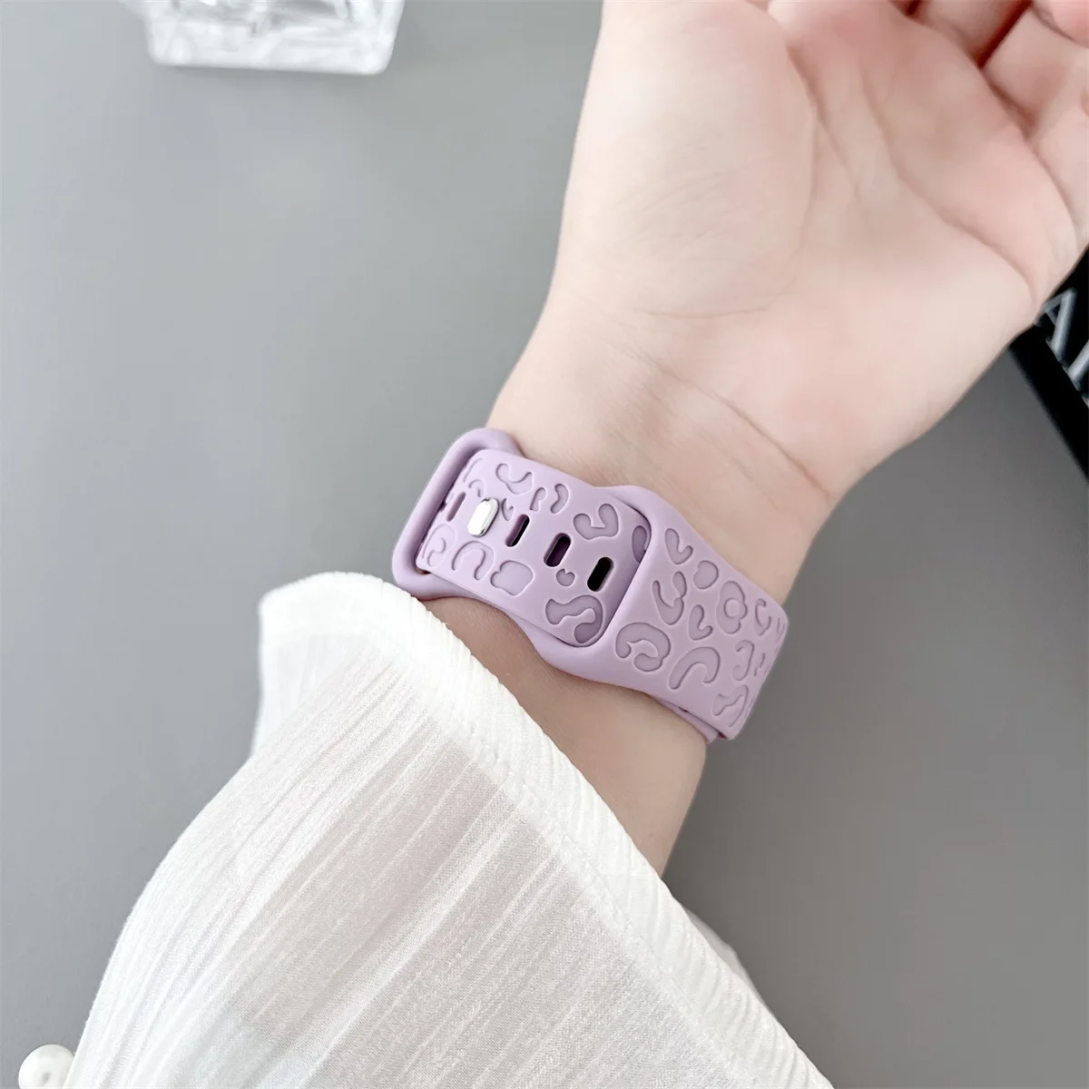 Leopard Engraved Silicone Strap with Connector