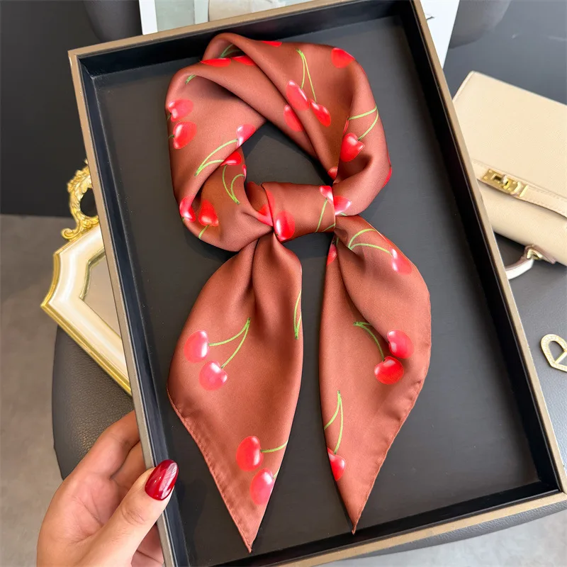 Kirschblüten-Print Quadratischer Schal Damen Satin-Tuch Wickeltuch Hijab Haarband Handgelenk-Luxus-Kopftuch 70*70cm Echarpe 2025 Bandana – Detail 1