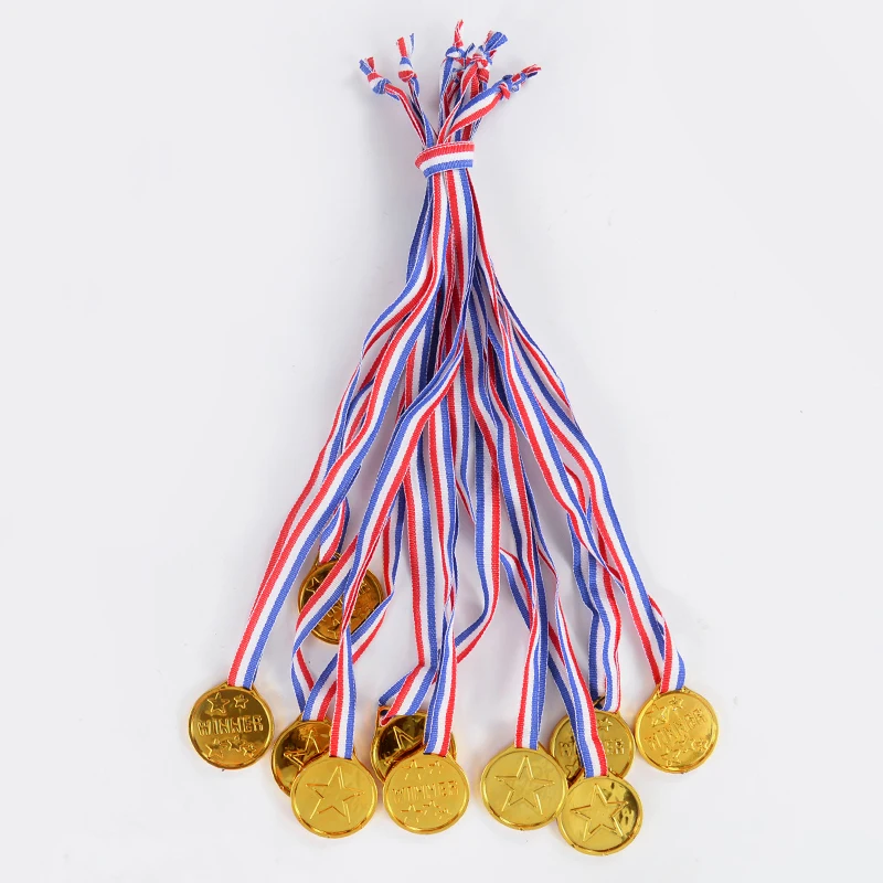 5/10 Stücke Gold Kunststoff Gewinner Medaillen Trophäe Kinder Sport Spiel Preis Auszeichnungen Spielzeug Kinder Fußball Geburtstag Party Favors Pinata Füllstoffe – Detail 6