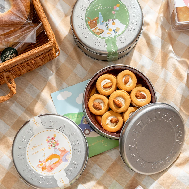 

Christmas Candy Tins Decorative Round Tinplate Boxes Candy Cookie Packaging Jar Candle Containers Candy Box Creative Stickers