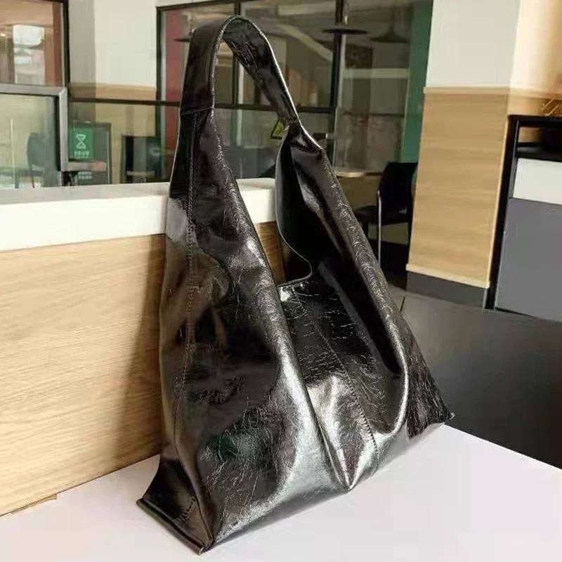 PU Soft Leather Tote Bag Large Capacity Women Vegan Leather Slouch Bag Hasp Closure Big Shoulder Bag Casual Style Commuting Bag