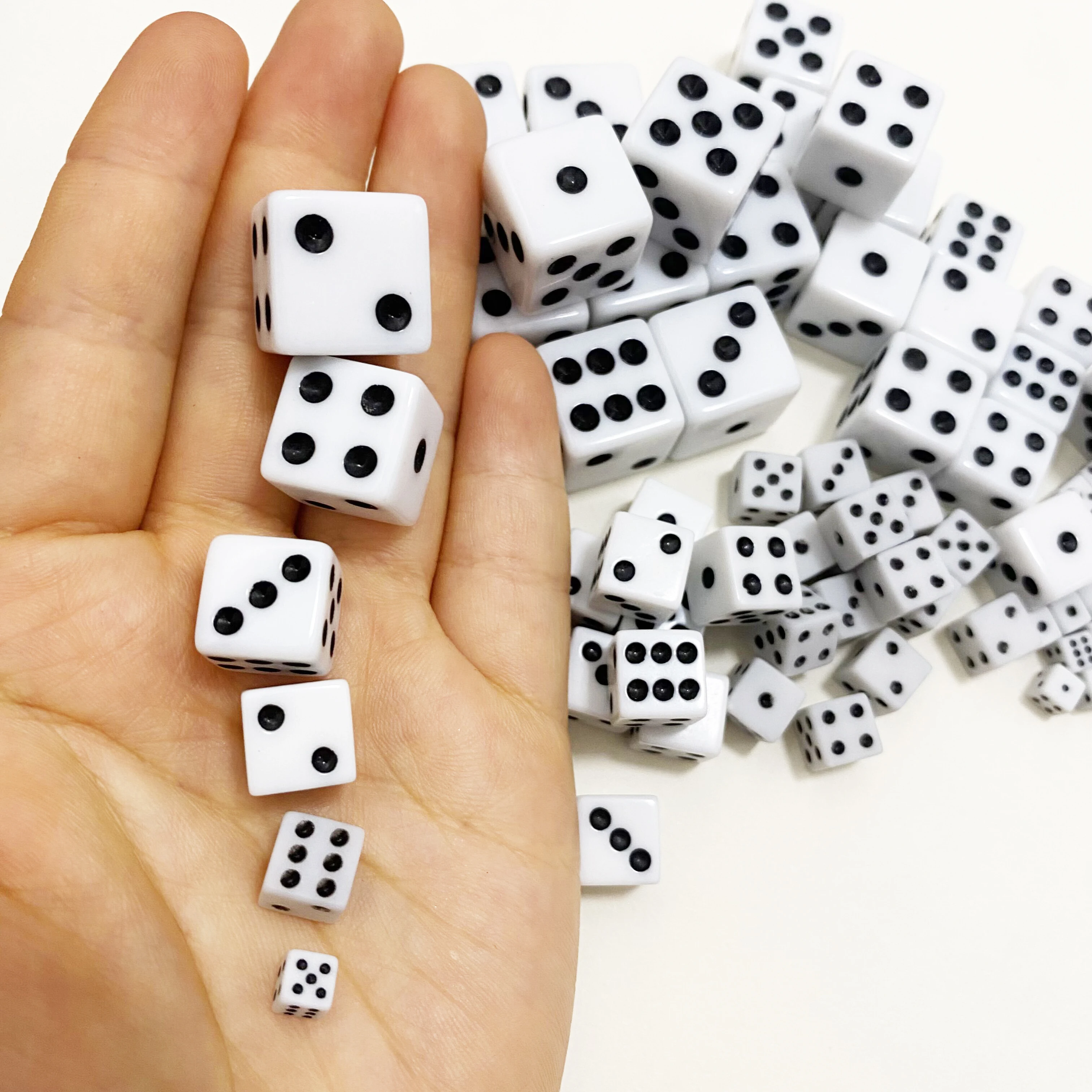 Game dice 100Pcs Mini Small D6 Dice 5mm 8mm 10mm 12mm 14mm 16mm Square Angle Black Point For Board Games