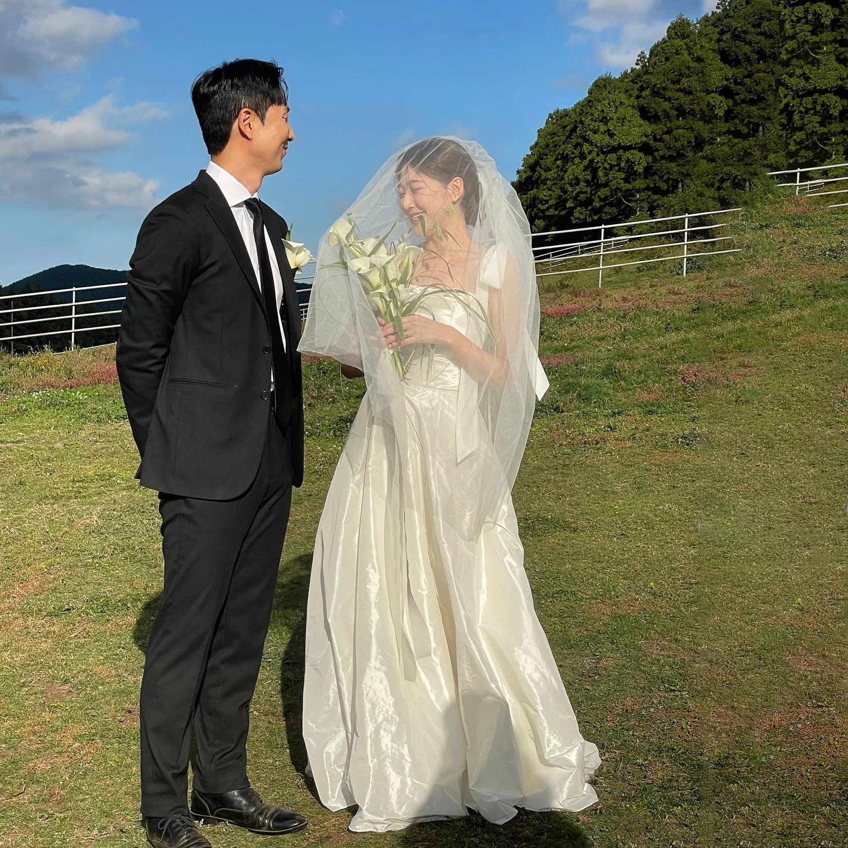 

OEING Square Collar Luxury Formal Wedding Dresses Pleat White Sleeveless 프롬드레스 Floor Length Elegant Bride Gowns Party Women