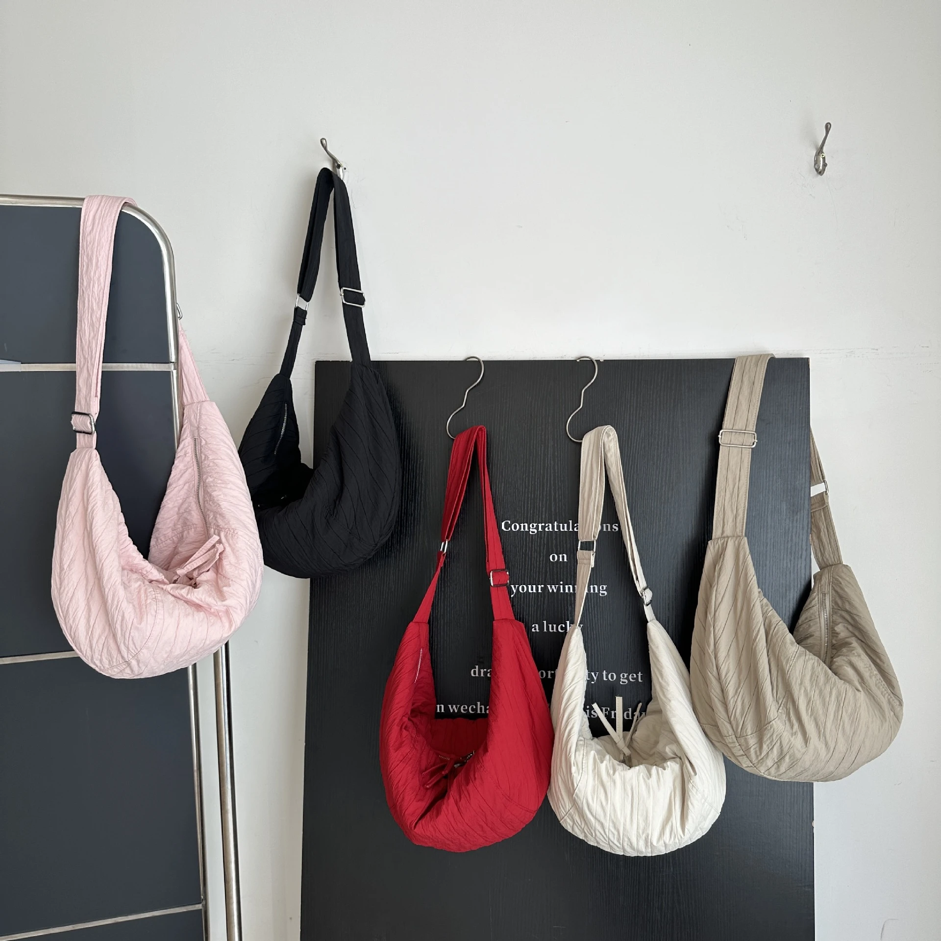 

Женская нейлоновая плиссированная сумка через плечо, вместительные холщовые сумки-Хобо через плечо, повседневный дорожный и школьный мессенджер