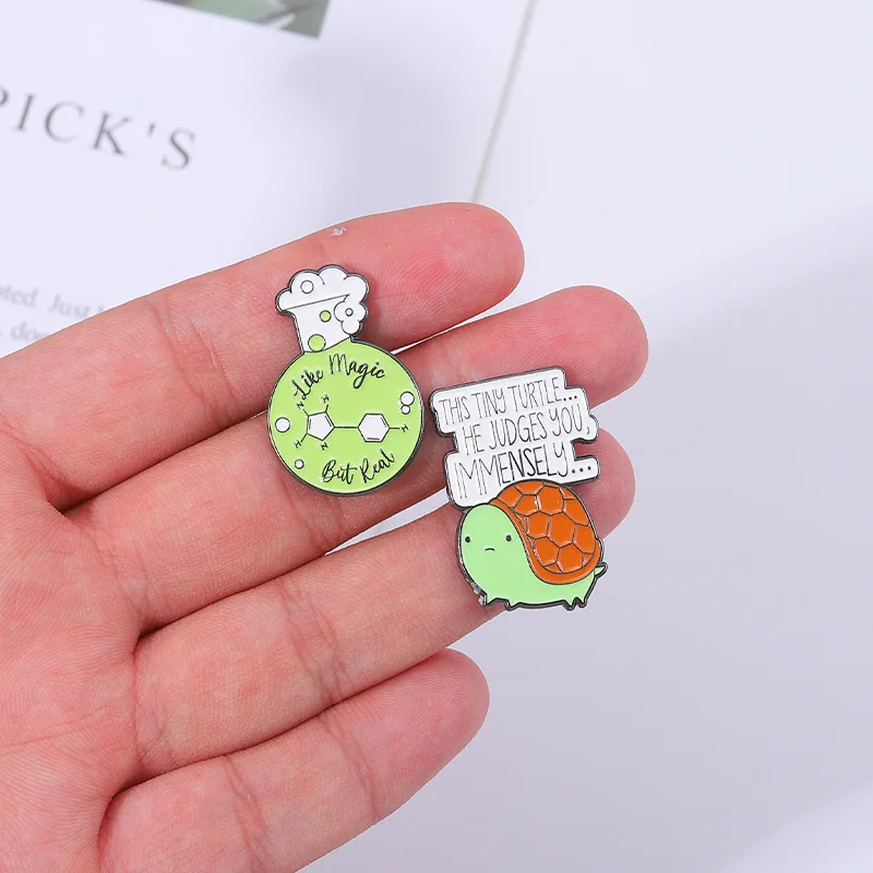 Believe in Science Enamel Brooch Chemical Molecule Test Tube DNA Microscope Eye Medicine Bottle Creative Badge Pins Jewelry Gift