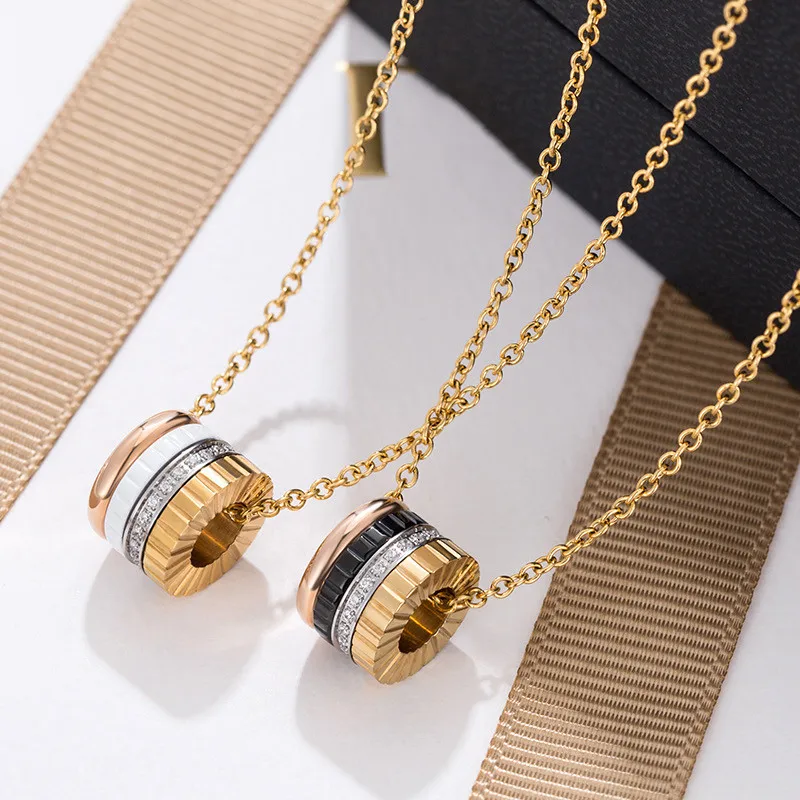 

Classic Fashion Brand 925 Sterling Silver Diamond Ceramic Rotating Ring Pendant Necklace Banquet Luxury Jewelry