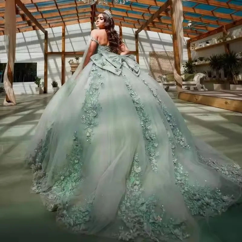 Sage Green Lace Appliqued Quinceanera Dresses Ball Gown Sweet 16 Dress Caped Women Birthday Dress Vestidos De 15 A&ntilde;os