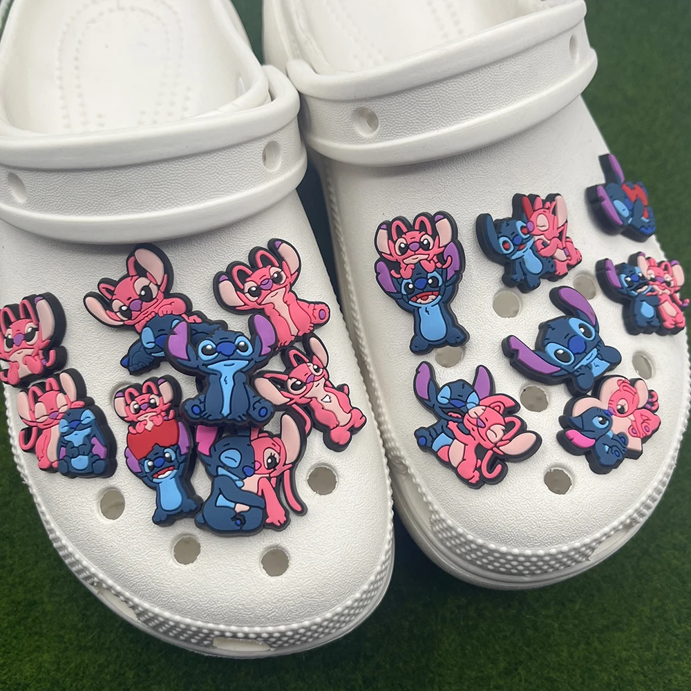 Breloques de chaussures Disney Stitch pour enfants, accessoires de bricolage de dessin animé, sabots, décorations de sandales, cadeaux de Noël, 8-22 pièces