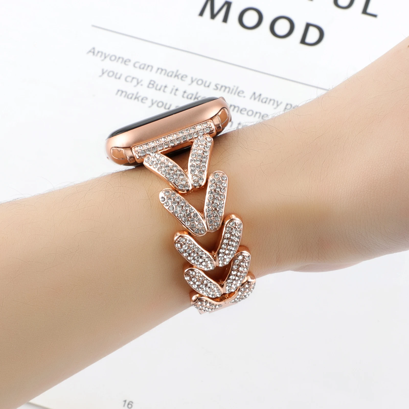 Luxury Love Heart Metal Bracelet For Apple Watch Ultra 49 42 40mm 44 41mm 45mm Band For iWatch 8 7 6 SE 4 5 2 3 Women Girl Strap