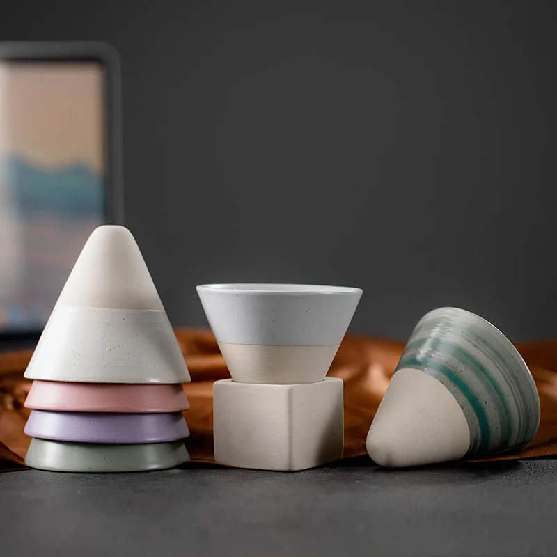 قطعة واحدة من كوب الإسبريسو السيراميكي