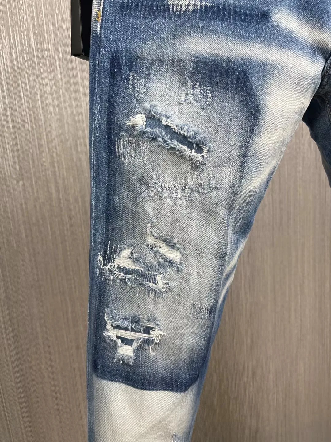 2024 Spring/Summer New D2 Jeans Men's Washed and Worn Hole Patches Painted Elastic Slim Fit Blue Versatile