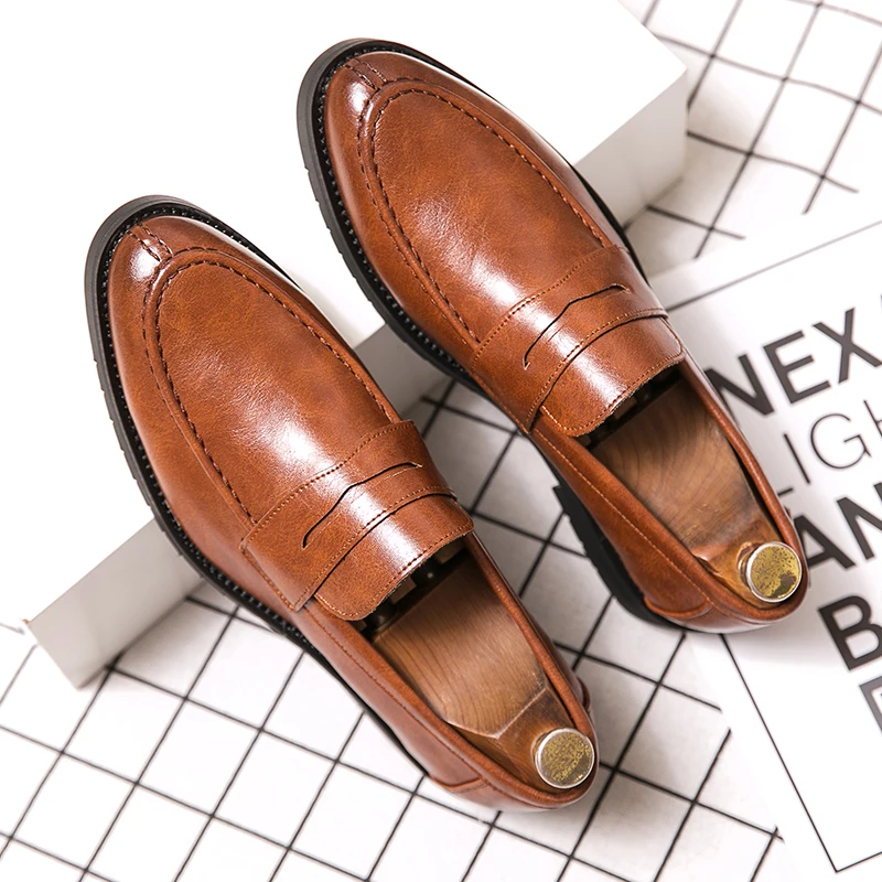Designer Brand Men's Leather Casual Shoes Versatile for Commuting Work Loafers for Men's Business Flat Shoes Trendy Gray