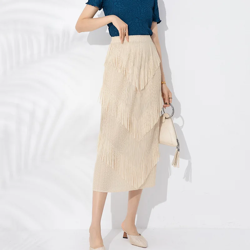 

2023 new fringe skirt women's fashion solid color pleated skirt
