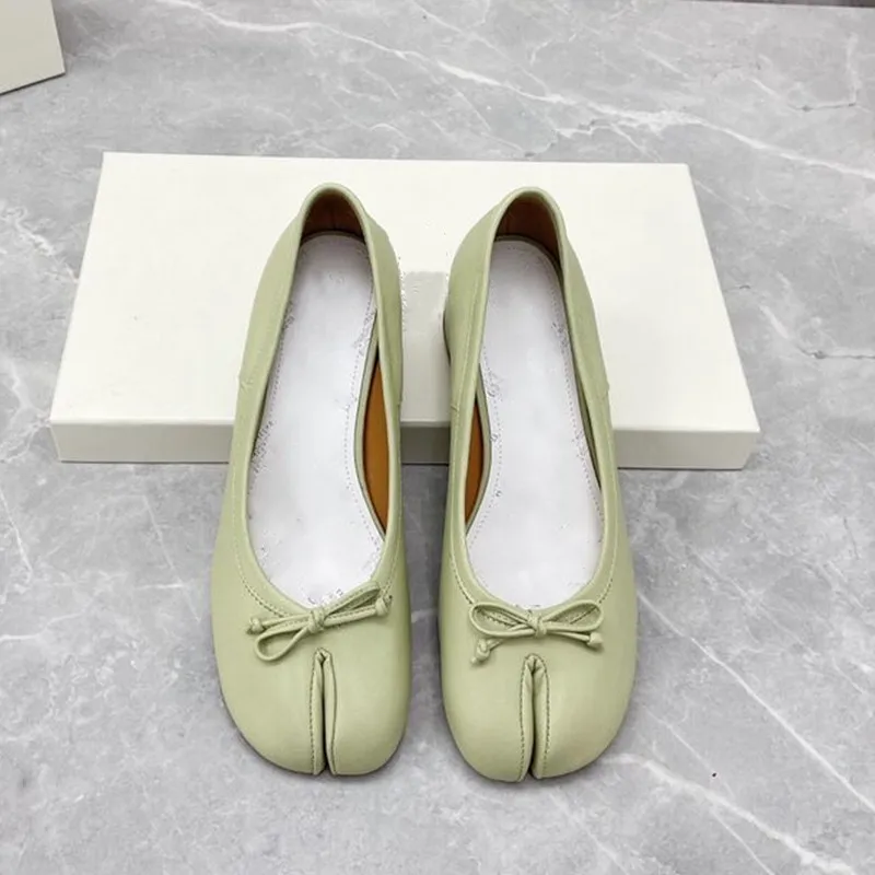 European and American 2023 spring new split toe single shoe women's middle heel leather shallow sheep's skin pig's hoof shoes