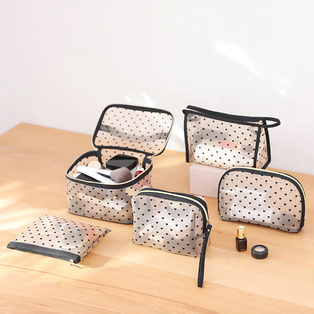5pcs/Set Mesh Makeup Bags Black&Heart Portable Cosmetic Pouches Washbag 3