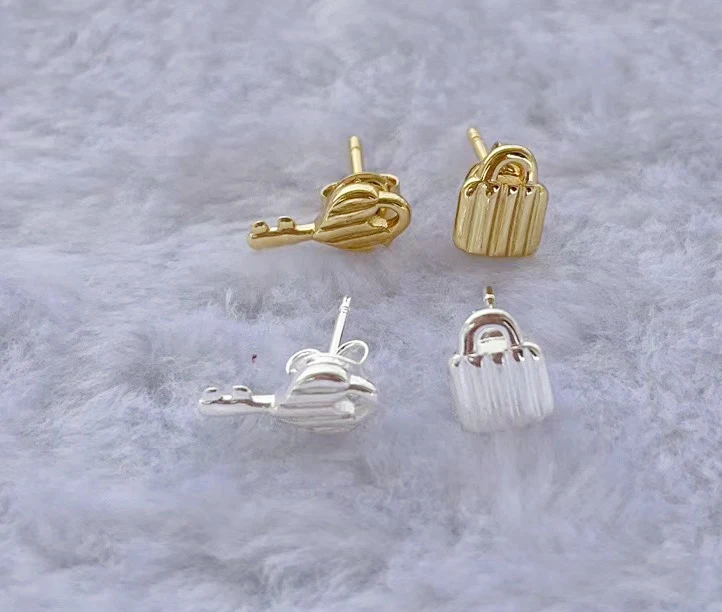 2023 New UNOde50 Exquisite Fashion Electroplated 925  Keys and Lock Earrings Women's Holiday Jewelry Gift