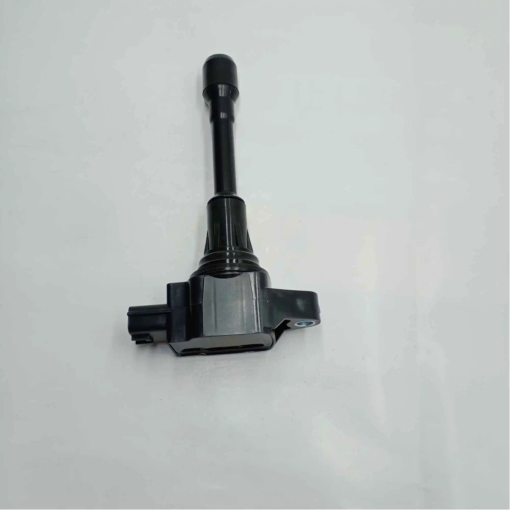 Ignition Coil For Nissan March K13 Sunny N17 Sylphy B17 Tiida C12 Versa